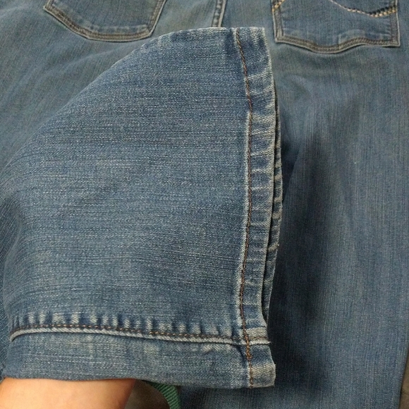 Lee Blue Straight Leg Jeans with Classic Style - Picture 3 of 5